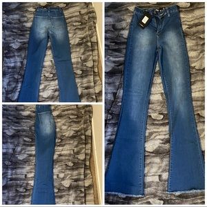 high rise flare jeansss , never worn <3